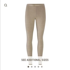 Skims outdoor basic leggings desert